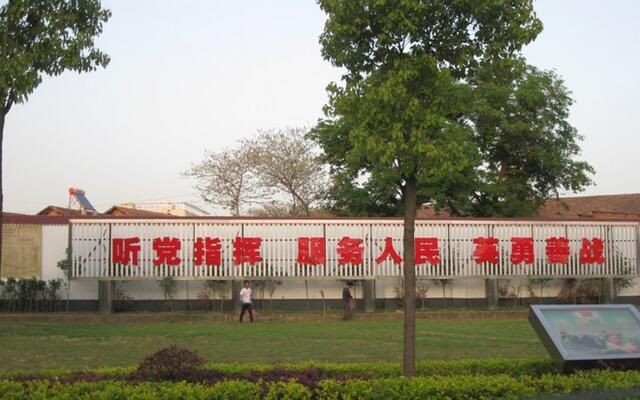 外露发光字报? /></div> 
				<ul class=