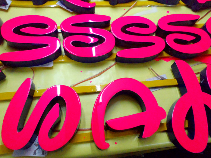 ?wi)脂发光字? /></div> 
				<ul class=